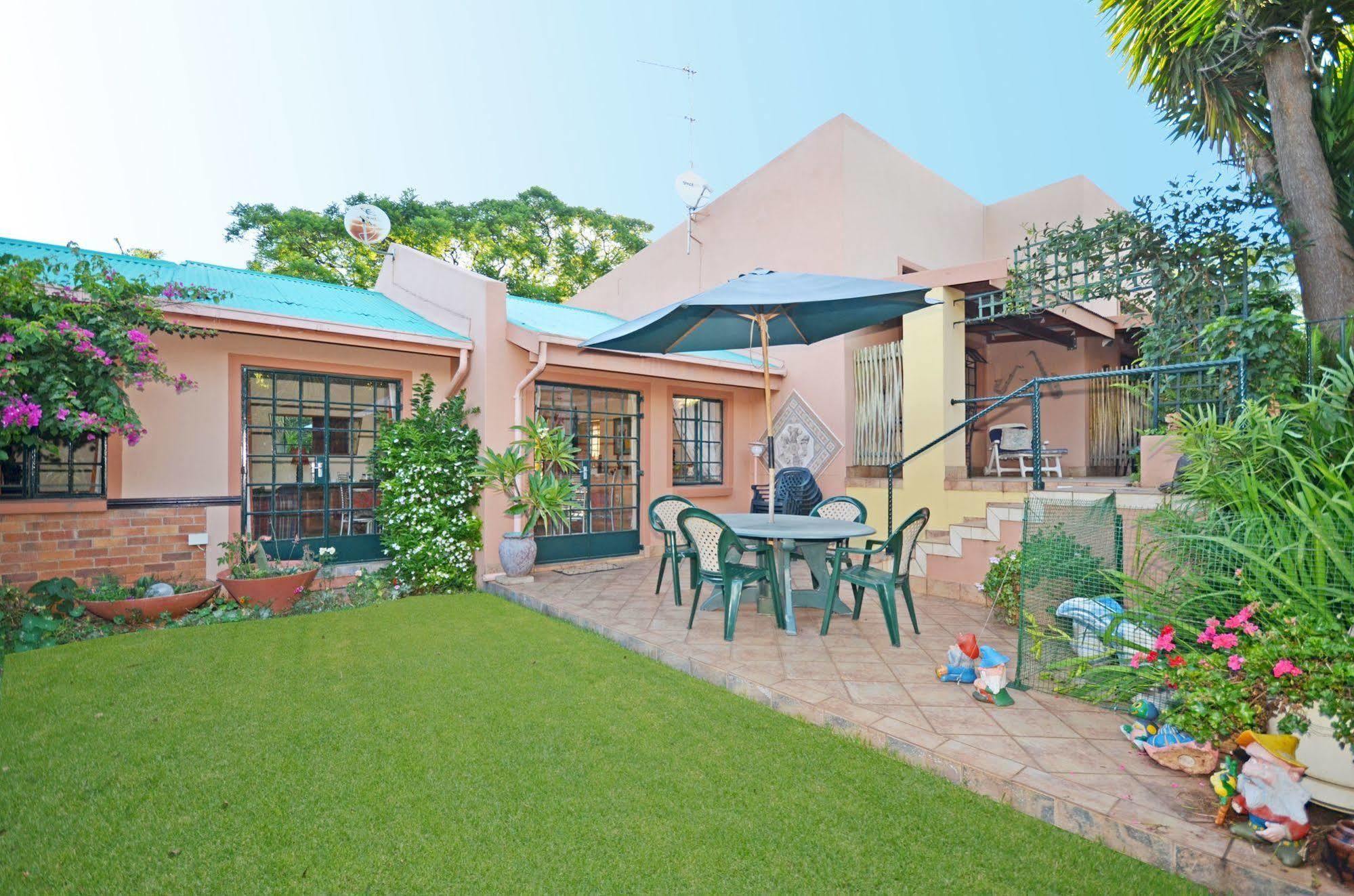 Cherry Tree Cottage B&B Linden Johannesbourg Extérieur photo